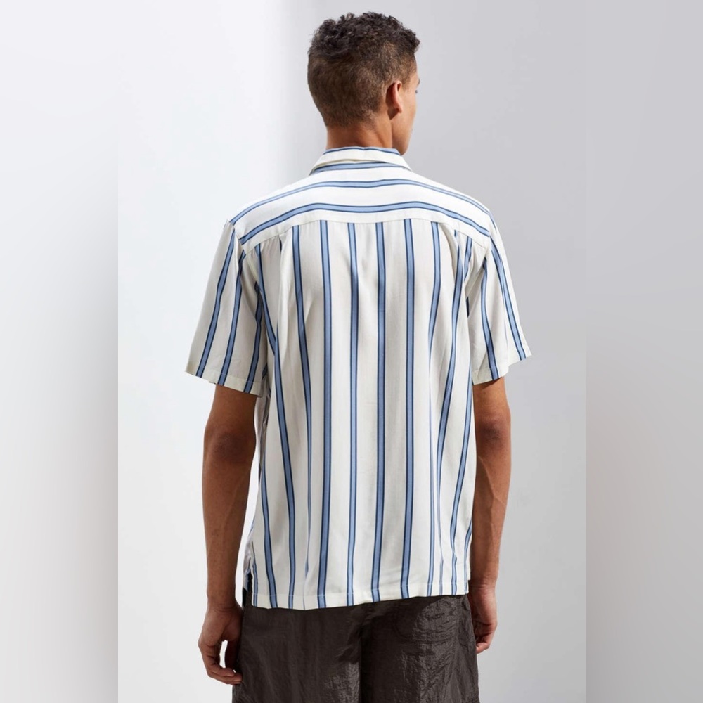 Urban Outfitters Men Button up Shirt - Size Small
